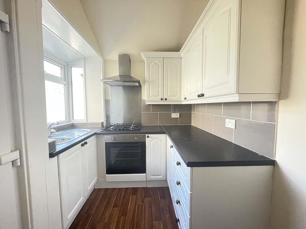 2 bedroom terraced house Let Agreed in Barnoldswick - Kitchen